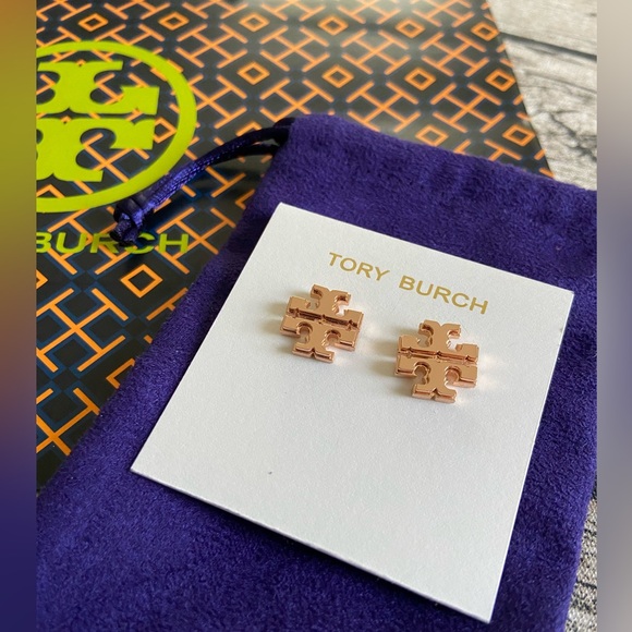 NWT! Tory Burch large logo stud earrings in rose gold + gift wrapping - Picture 1 of 15
